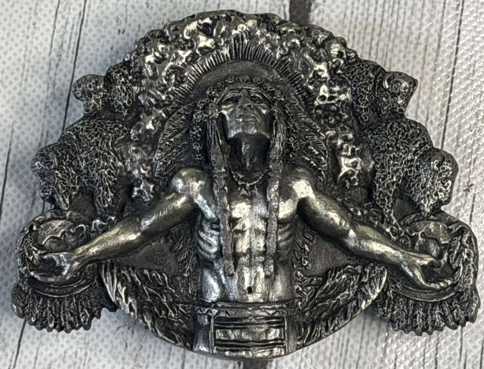 Vintage 1981 Siskiyou Native American Chief & Buffalo Pewter Belt Buckle.