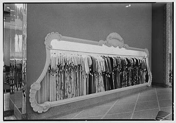 Philadelphia PA Mangel\'s Department Store 11th and Chestnut Sts 1930s Display