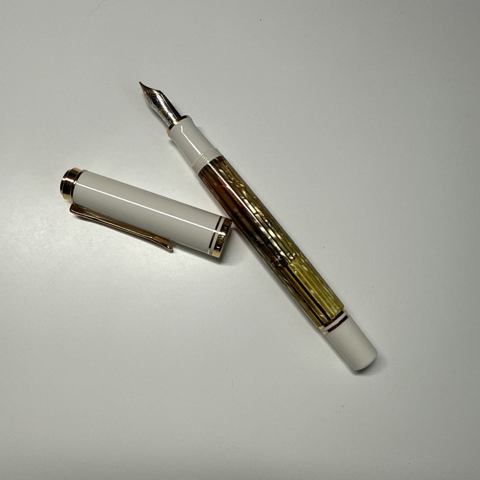 Excellent Pelikan M400 White Tortoise EF Nib Fountain Pen
