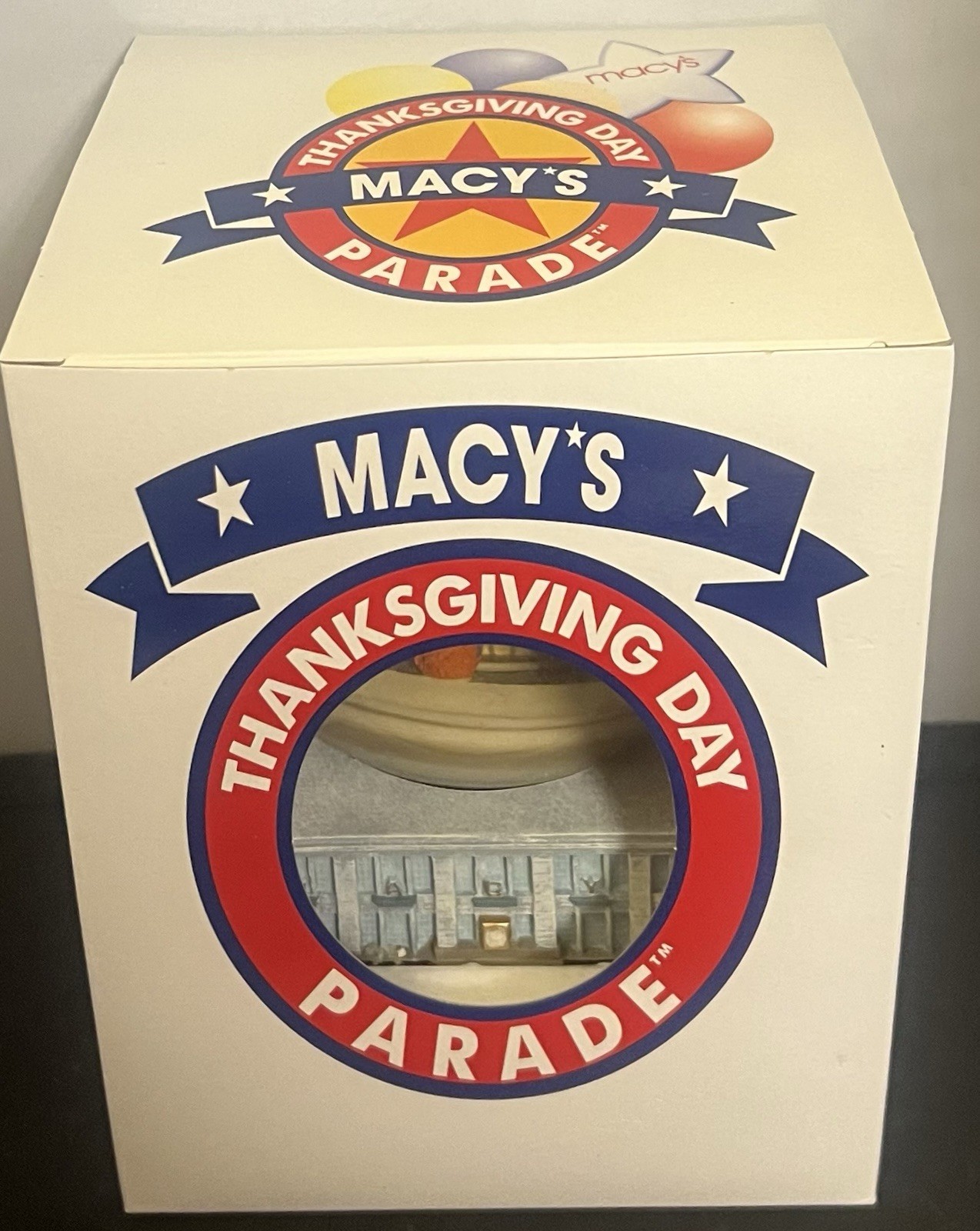 NIB Vintage 1999 Macy’s Thanksgiving Day Parade Snow Globe NYC Twin Towers