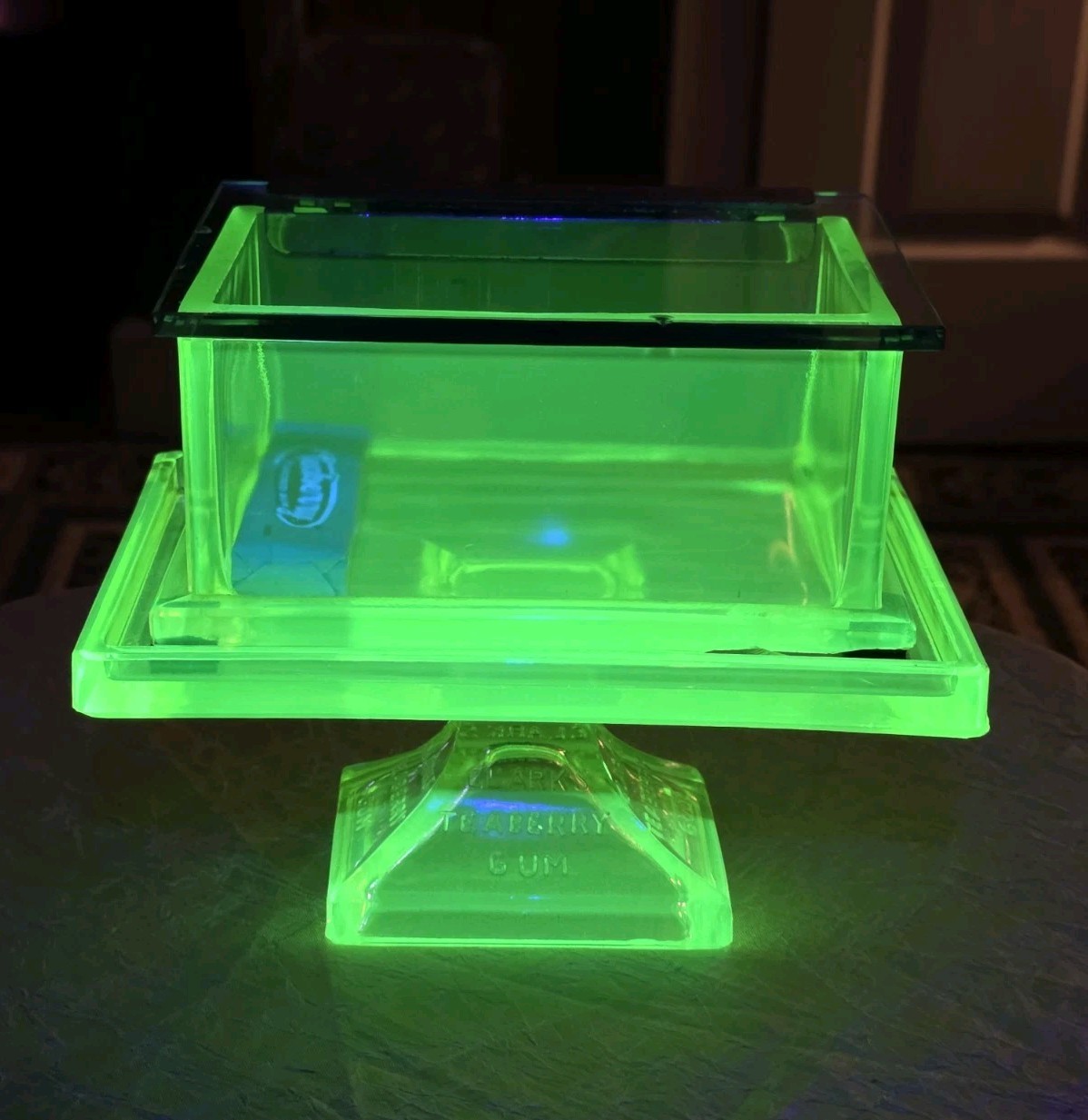 Awesome Clark\'s Teaberry Gum Yellow Uranium Glass Stand and Display Box