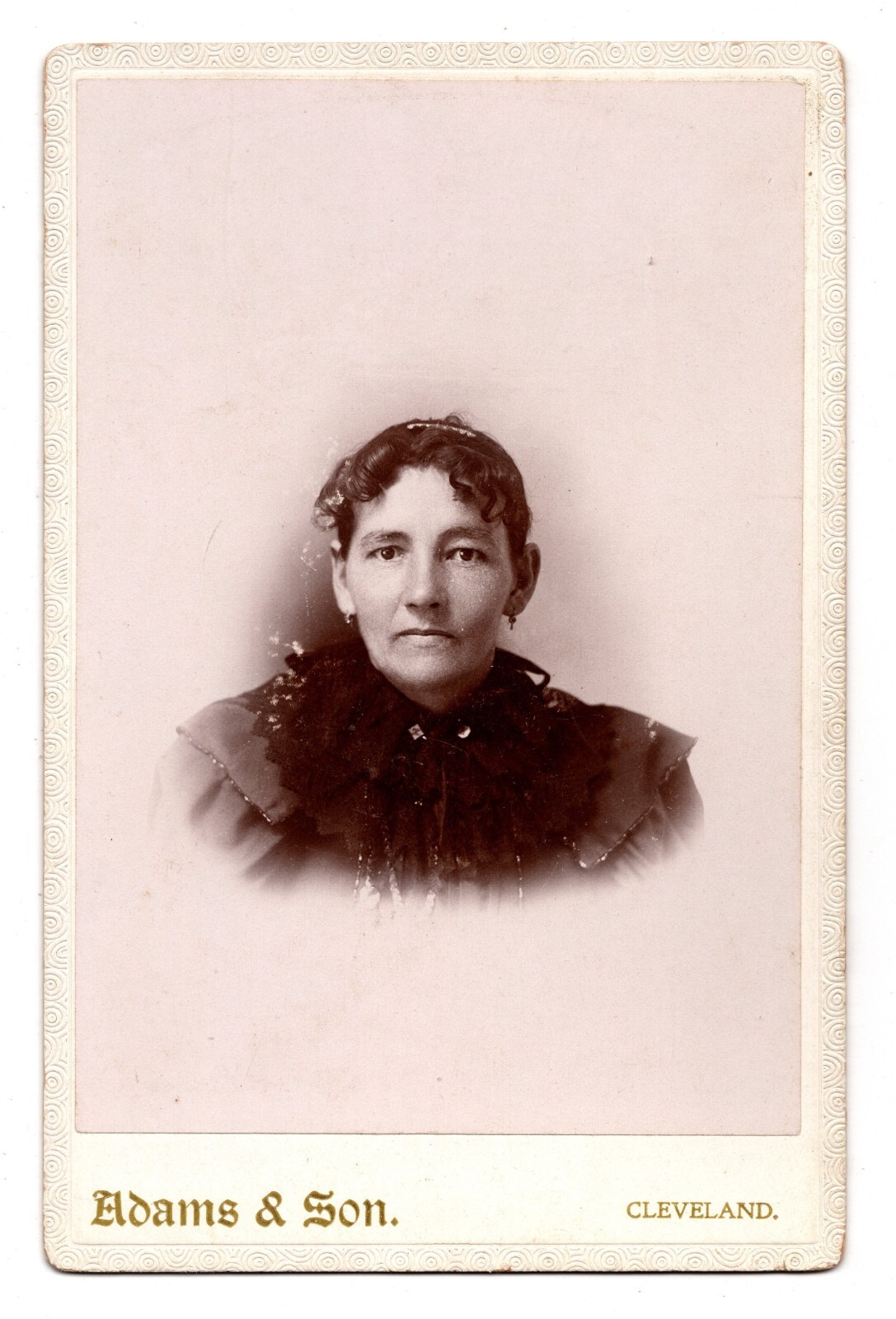 CIRCA 1890s CABINET CARD ADAMS & SON GORGEOUS OLDER LADY CLEVELAND OHIO