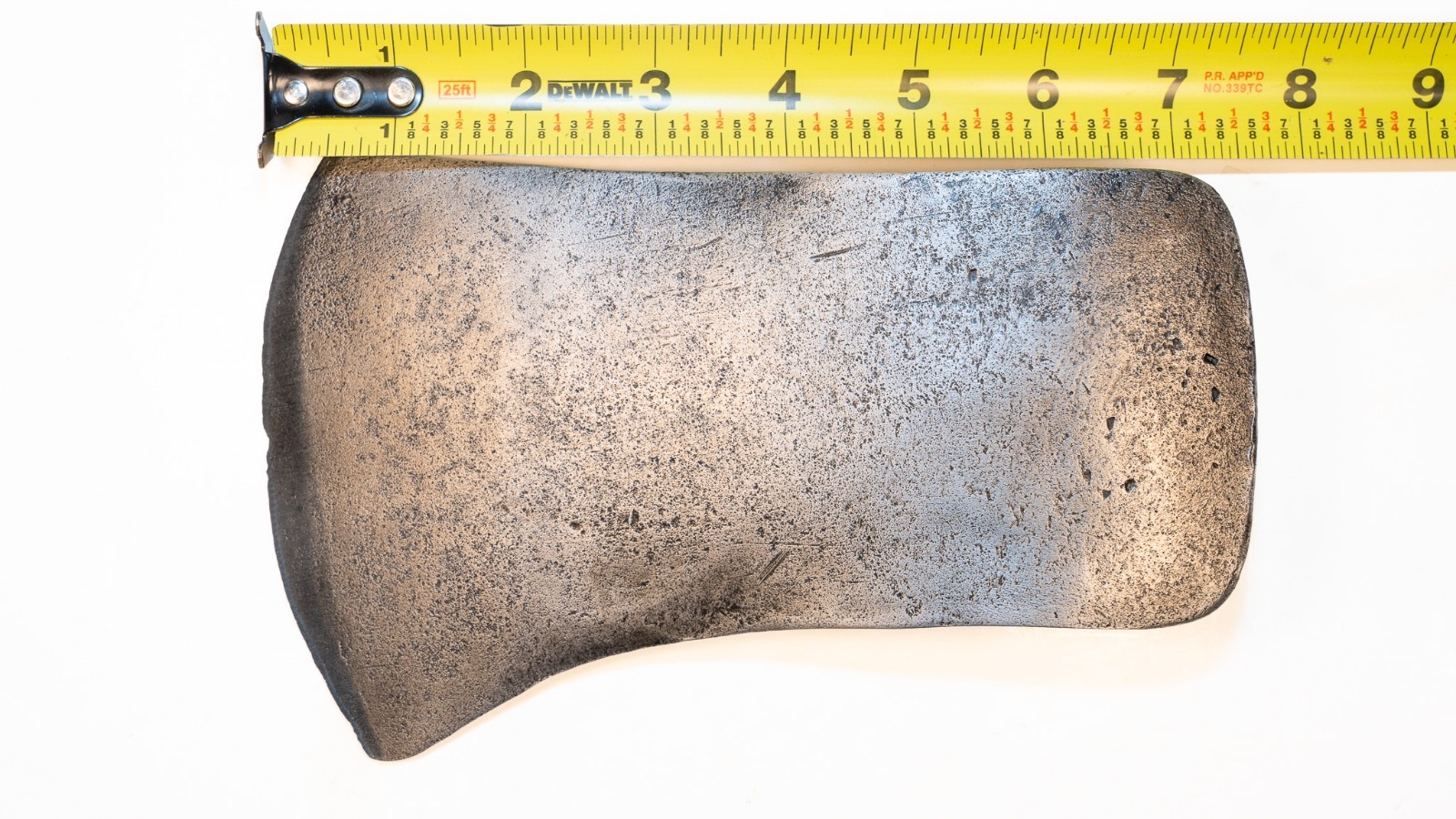 Vintage Unbranded Single Bit Axe Head 3 lb. 7-1/2 oz. 7-1/2 Vintage Unbranded Single Bit Axe Head 3 lb. 7-1/2 oz. 7-1/2