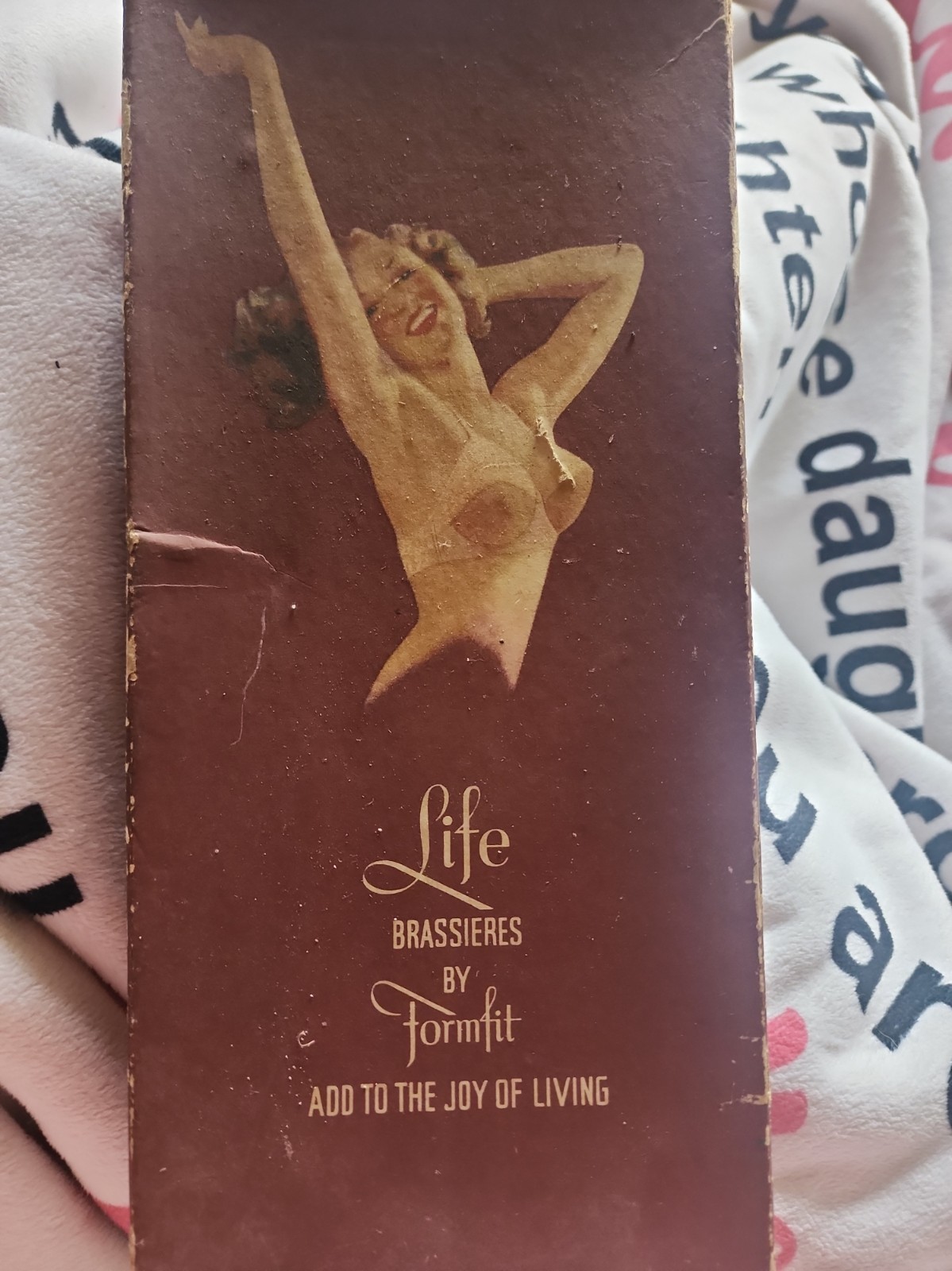 VINTAGE 1940S LIFE BRASSIERES BY FORMFIT USA EMPTY BOX.