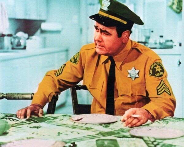 Jonathan Winters as Los Angeles sheriff 1967 Eight on The Lam 16x20 poster Jonathan Winters as Los Angeles sheriff 1967 Eight on The Lam 16x20 poster