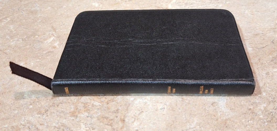 1967 Black Living New Testament Pocket Bible Paraphrased Tyndale House Ribbon