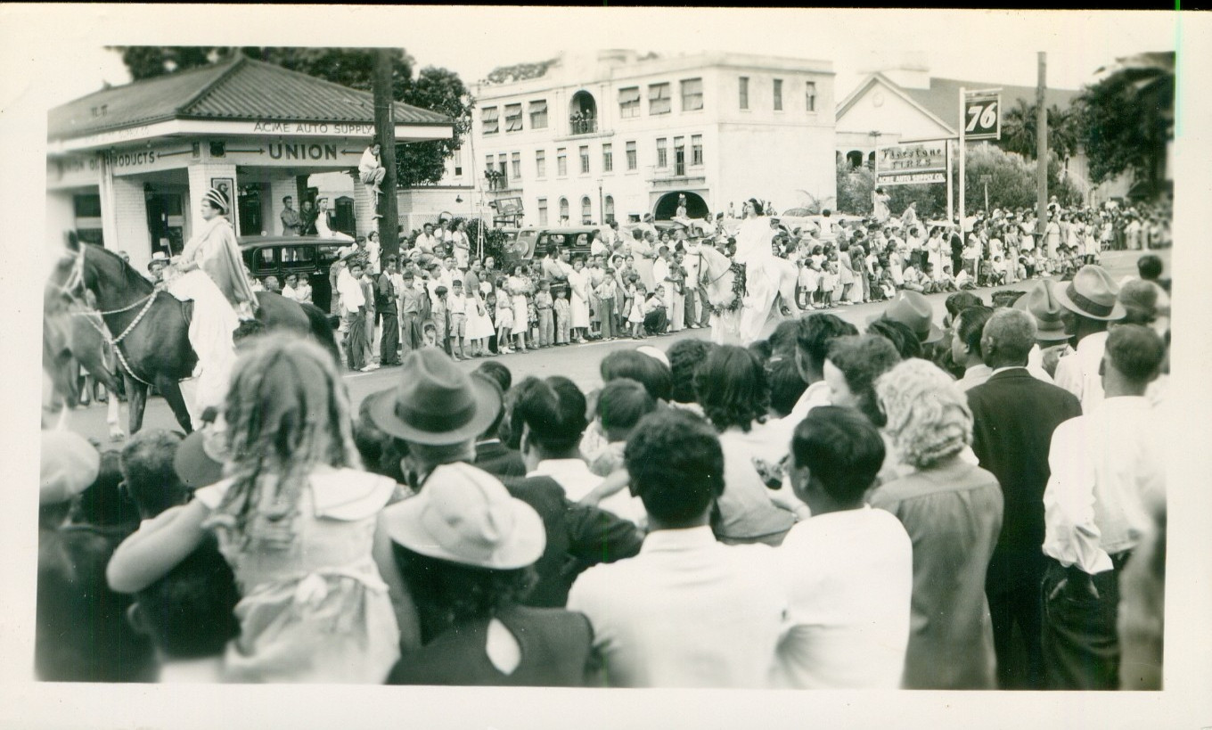 June 1940 Honolulu Hawaii King Kamehameha Day Parade Photo #11 pāʻū riders