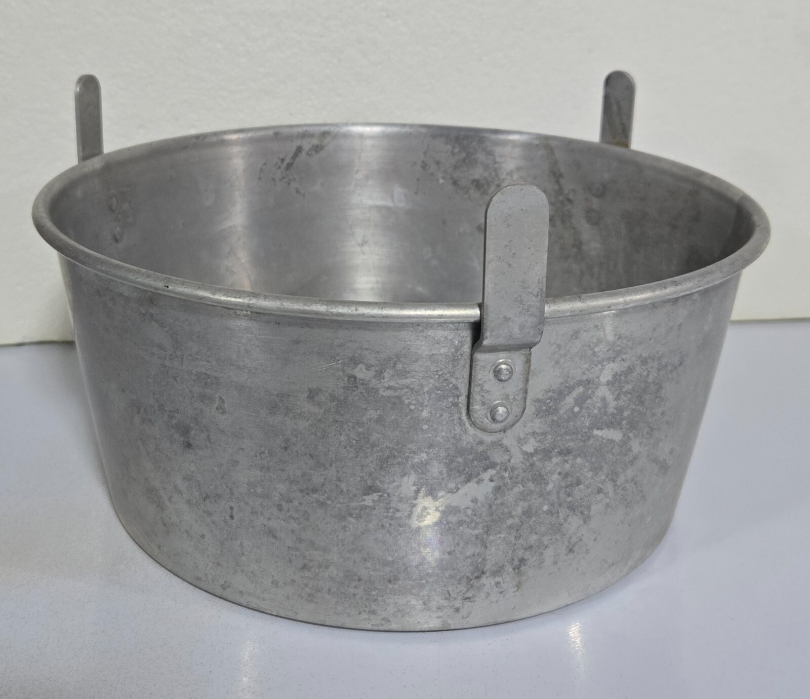 Vintage Angel Food Cake Pan Aluminum Round 10\