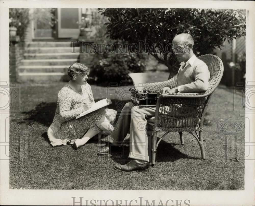 1928 Press Photo Actors the Gleasons Work on Film Script They'll Star In, CA