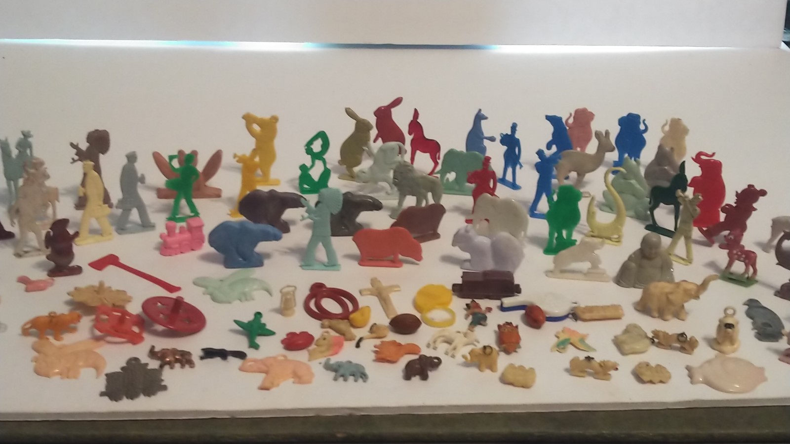 Lot of 100 + Variety Vintage Celluloid Cracker Jack Gumball Charms Japan 40s-50s Lot of 100 + Variety Vintage Celluloid Cracker Jack Gumball Charms Japan 40s-50s