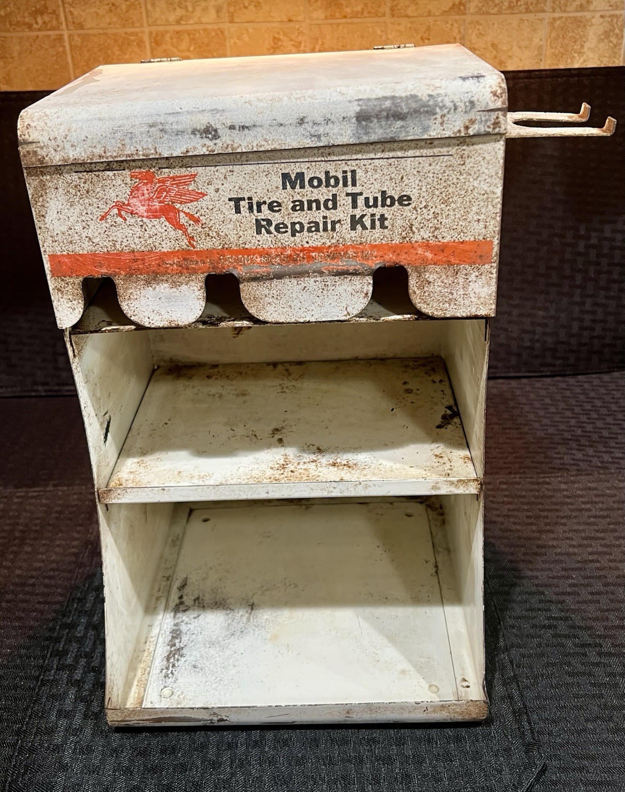 1940- 1950 Vintage Mobil Tire and Tube Repair Kit Display Cabinet 1940- 1950 Vintage Mobil Tire and Tube Repair Kit Display Cabinet