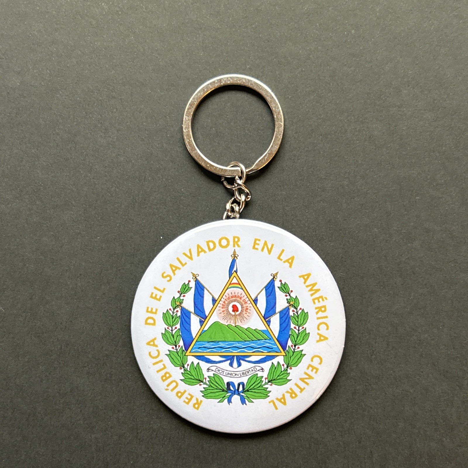 LLAVERO Escudo Nacional de EL SALVADOR Handmade Keychain 2.28 inch/58mm Diameter