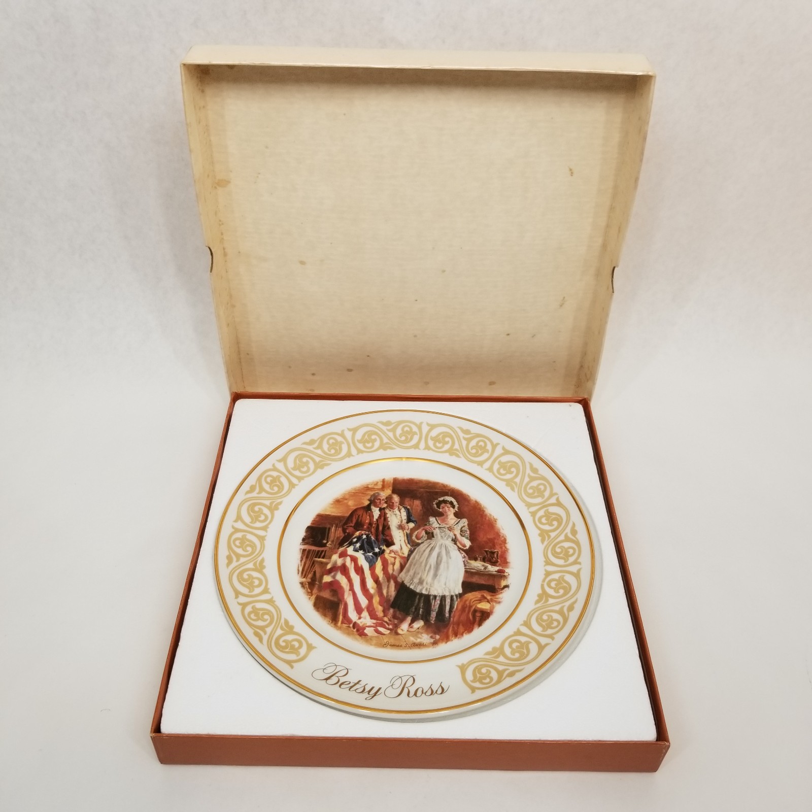 Historical Vintage Betsy Ross 1973 Collector Plate Avon England  Patriotic Flag.