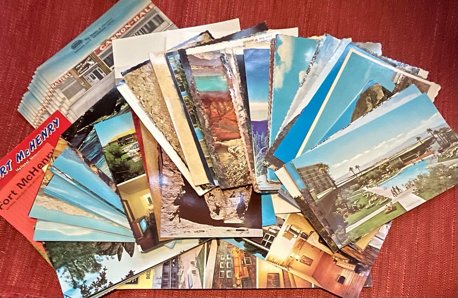 Vintage 1940-60's Assorted Souvenir & Sightseeing 89 Postcards 3 Booklets