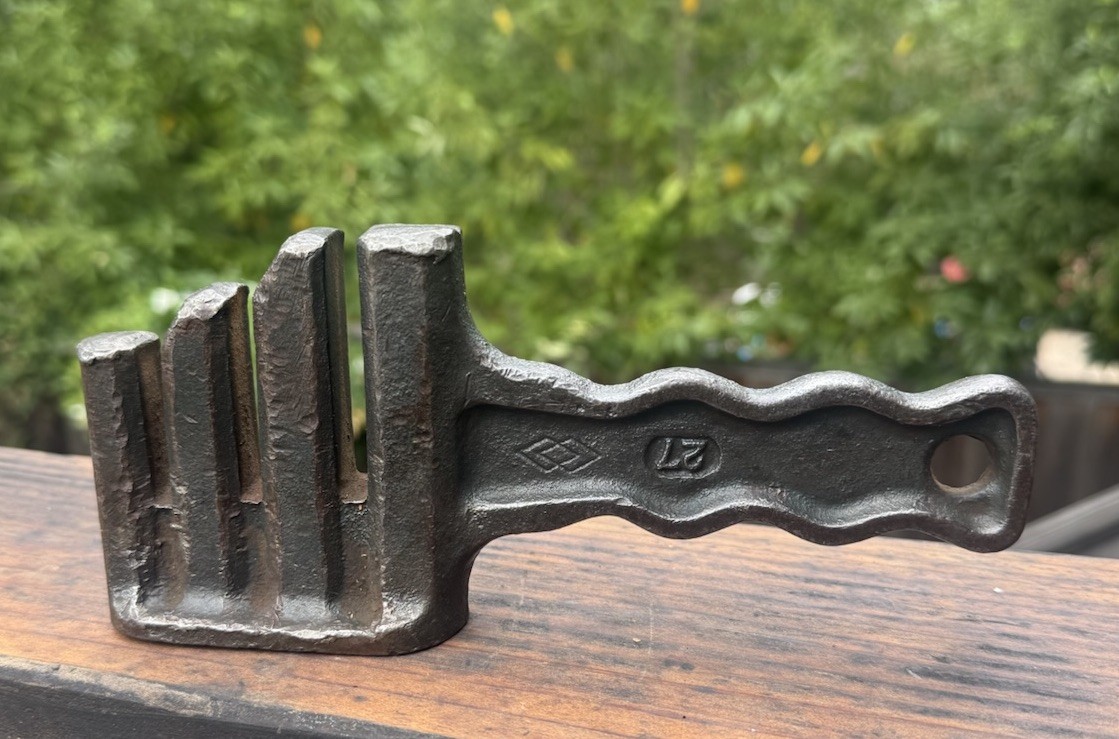 Vintage Cast Iron Chain Breaker Detacher Tool #27 Farm Equipment Heavy