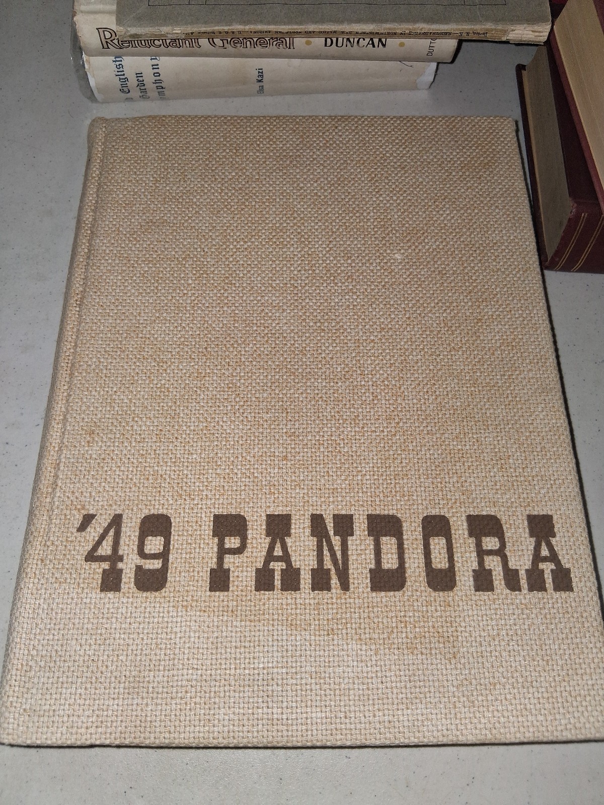 1949 \