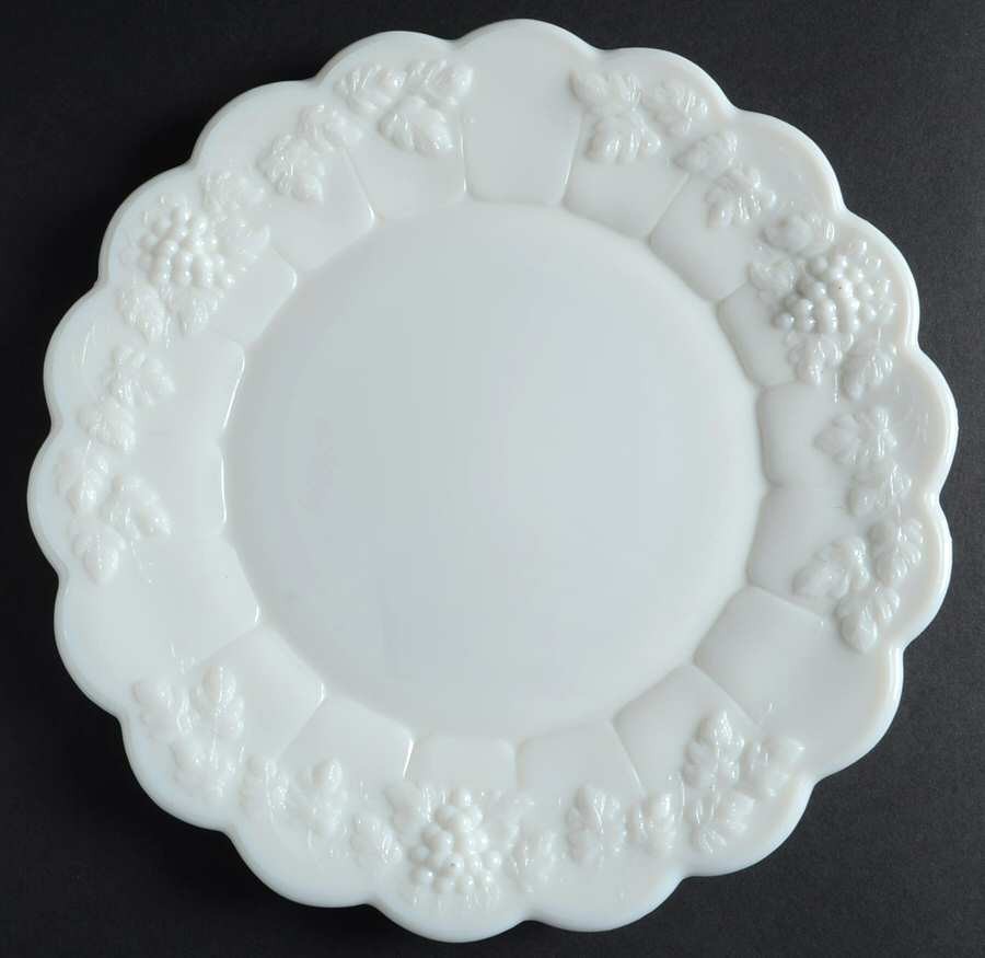 Westmoreland Paneled Grape Milk Glass Dinner Plate 769611