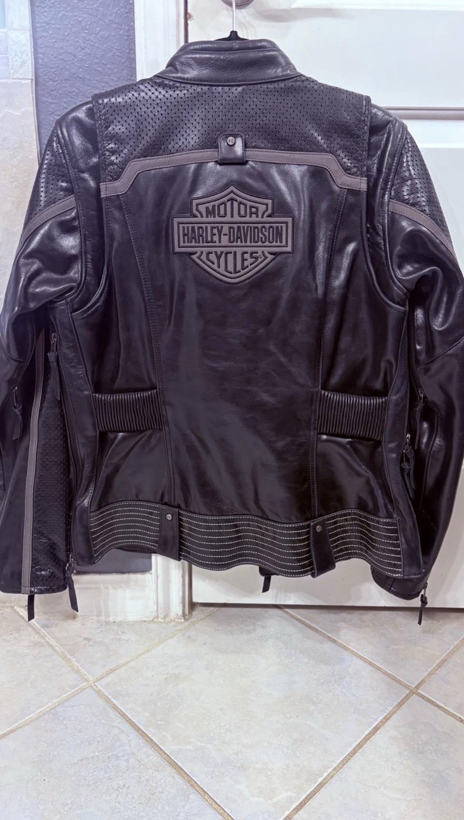 Harley-Davidson Genuine Motorclothes Black Leather Jacket 98029-10VW-000L