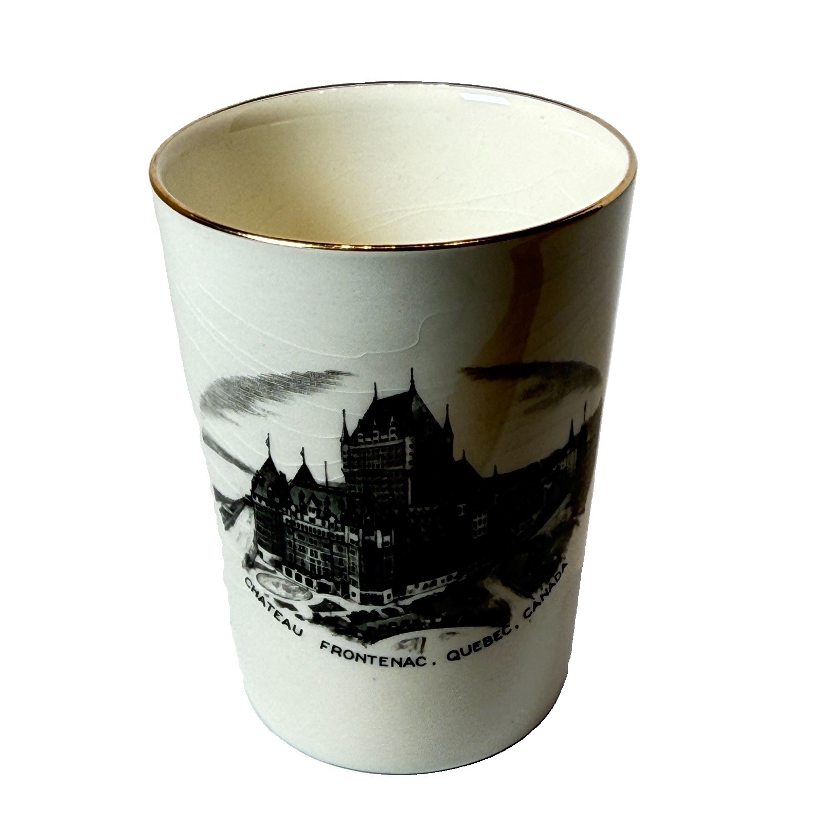 CHATEAU FRONTENAC - QUEBEC - CANADA Souvenir ANTIQUE TRINKET ROYAL WINTON CUP