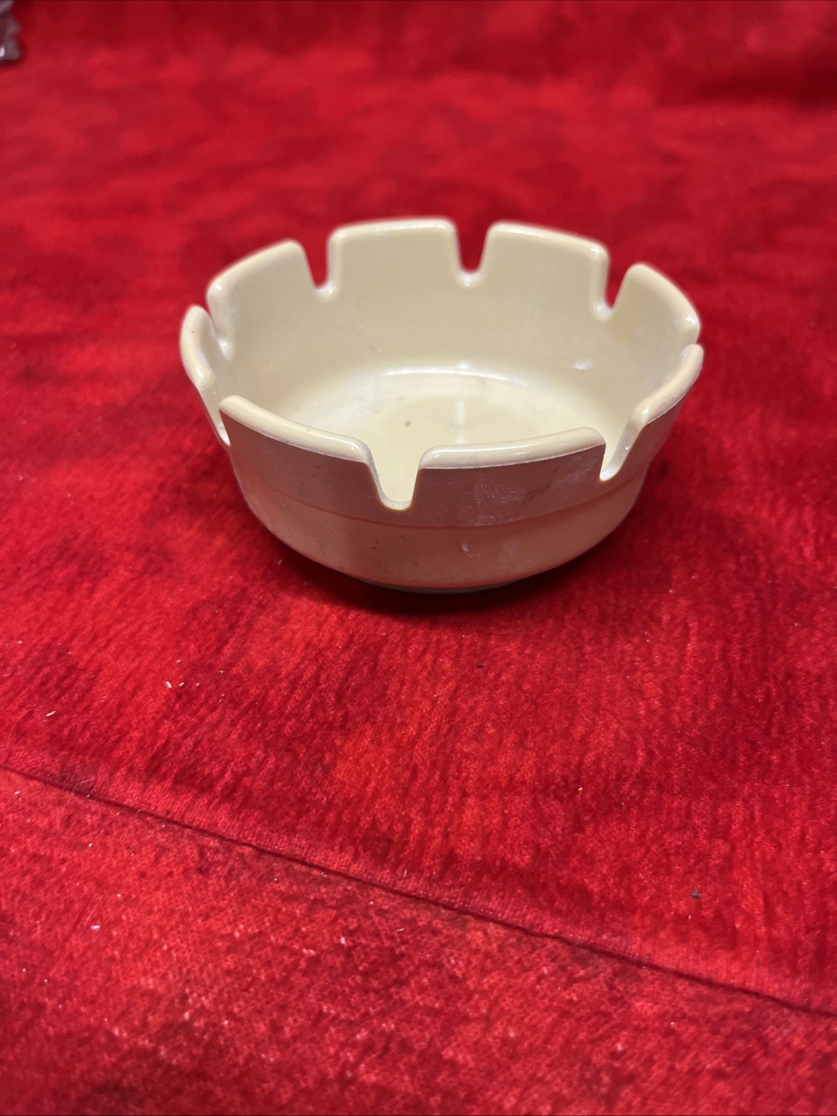 VINTAGE GES-LINE ASHTRAY ROUND - MADE IN USA (17a)