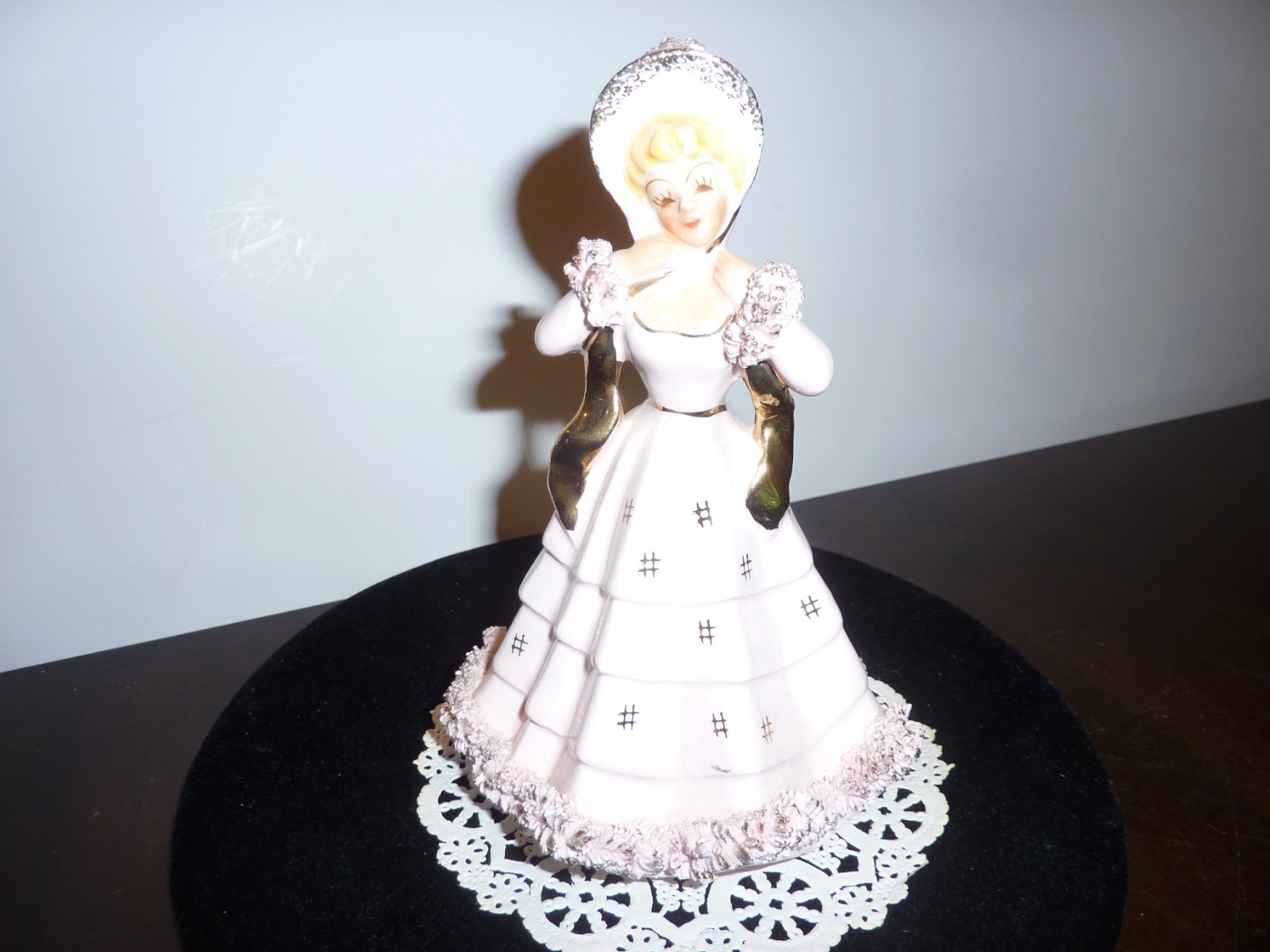 Lady in pink / spaghetti & gold trim planter, vase hand painted - ARTMARK Lady in pink / spaghetti & gold trim planter, vase hand painted - ARTMARK
