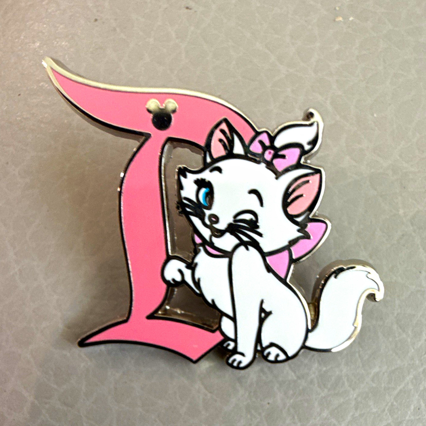 Disney Marie The Aristocats Pink Disneyland D 2024 Hidden Disney Pin