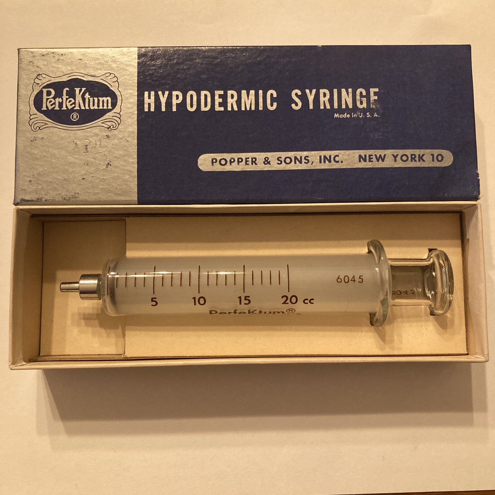 Vintage PerfeKtum 20cc Glass Hypodermic Metal Luer Syringe NOS 6045 Veterinary