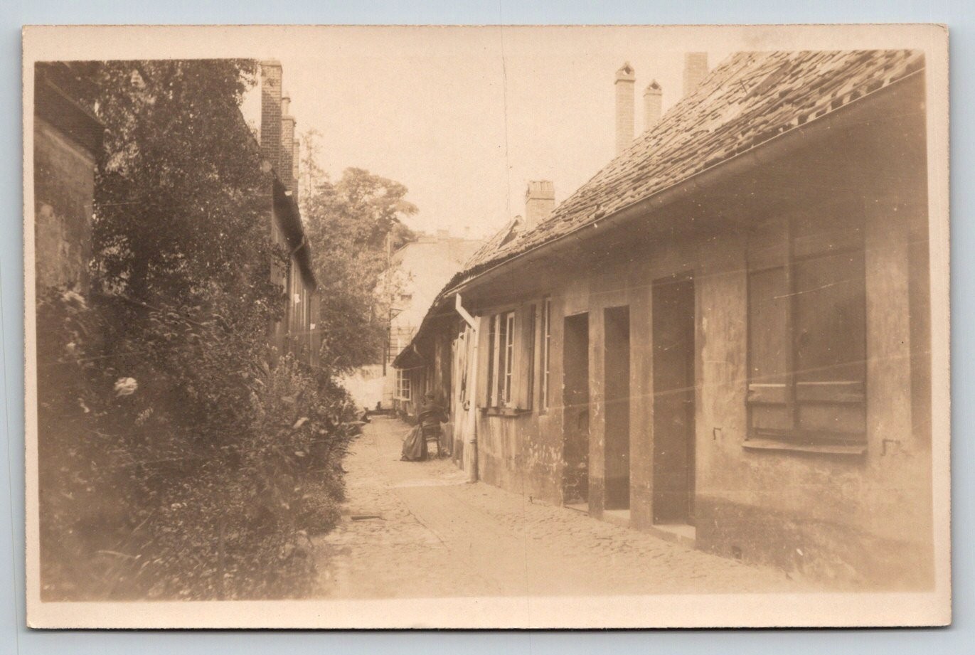 Vintage LEONAR RPPC Old European Cobblestone Alleyway Street Scene Postcard 9509 Vintage LEONAR RPPC Old European Cobblestone Alleyway Street Scene Postcard 9509