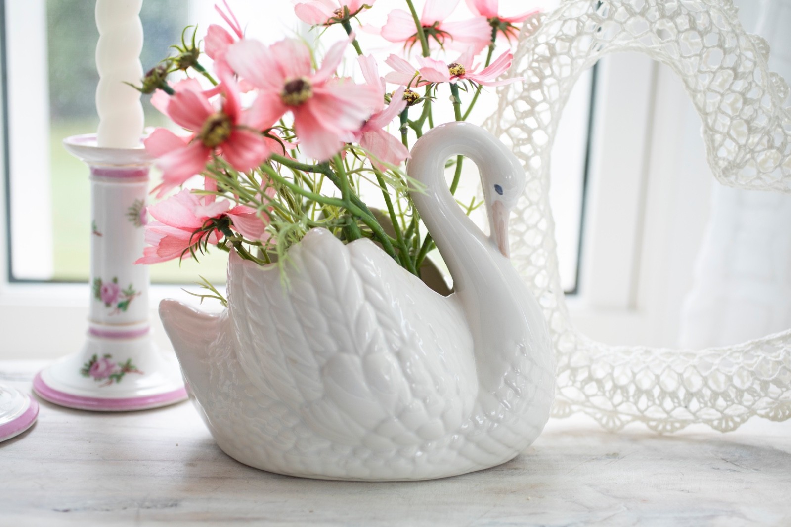 Vtg White Swan  Planter Vase Holland Mold Pot