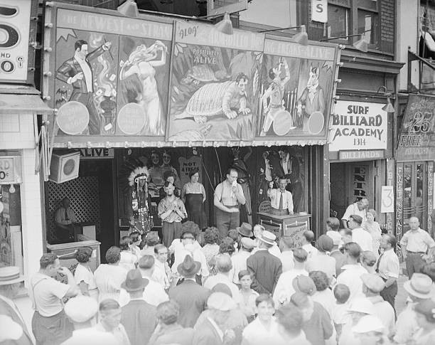 Crowd At Freak Show In Coney Island - New York Ny Crowd In Fro 1935 Old Photo