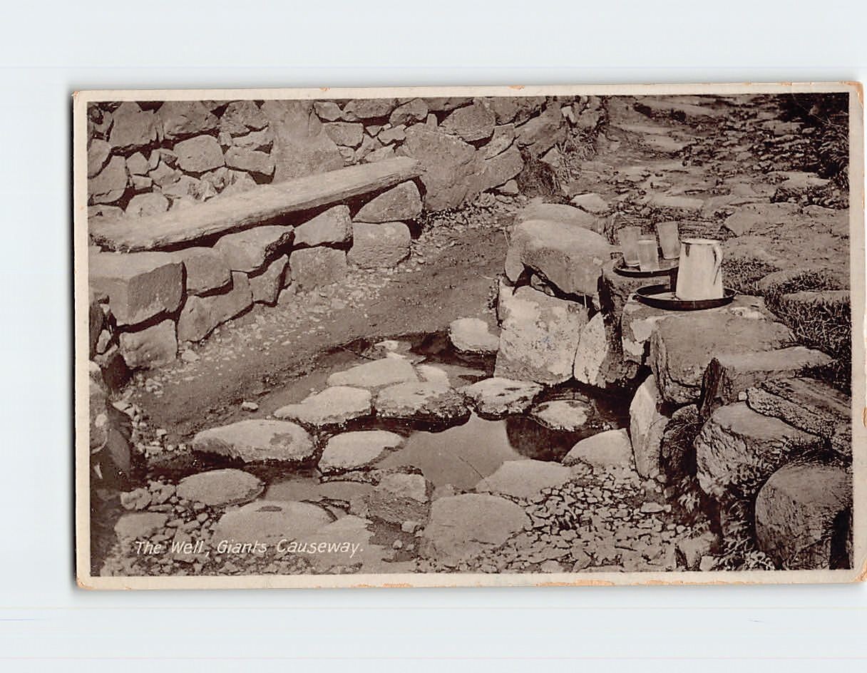 Postcard The Well, Giants Causeway Northern Ireland