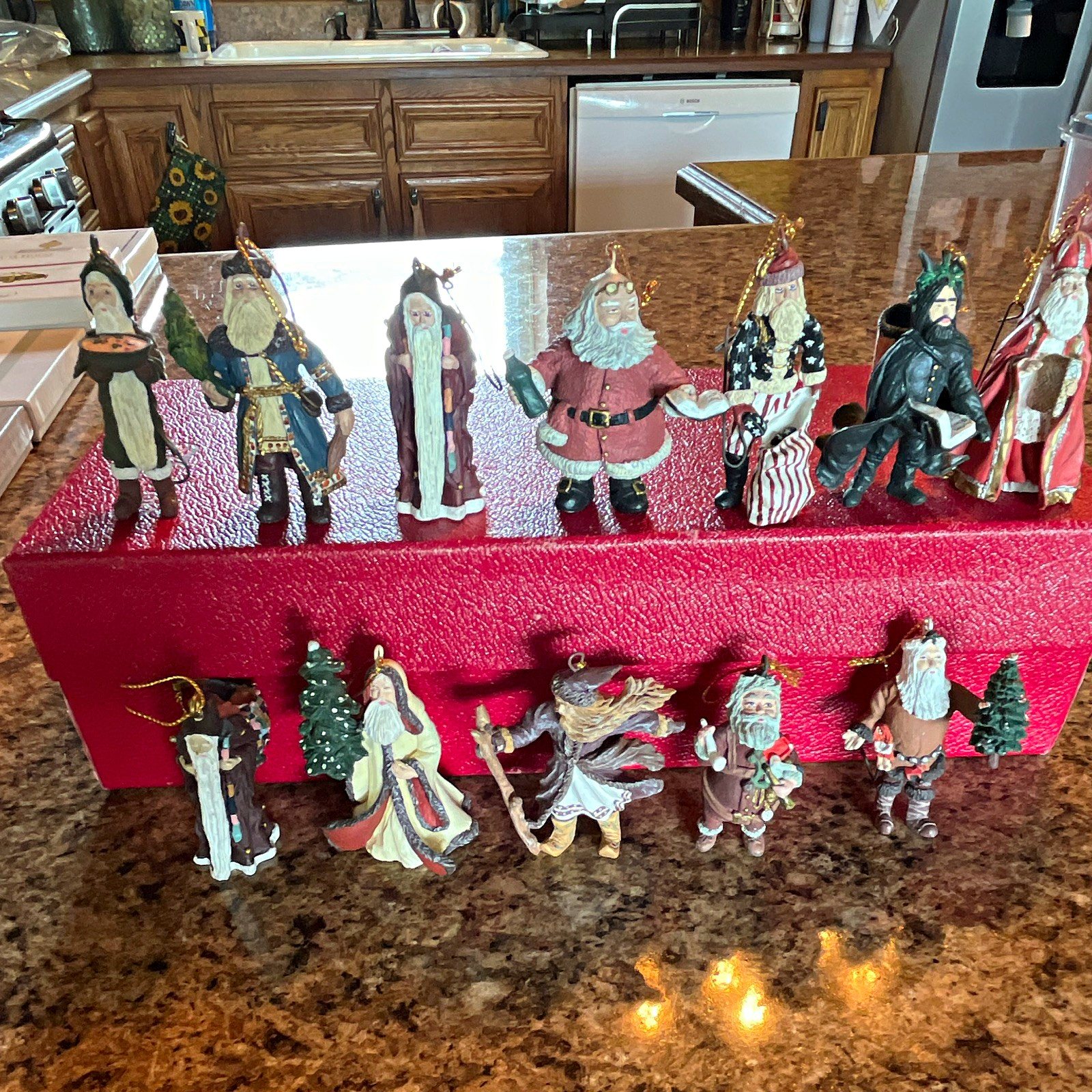 12pc Christmas Santa Duncan Royal 1991.
