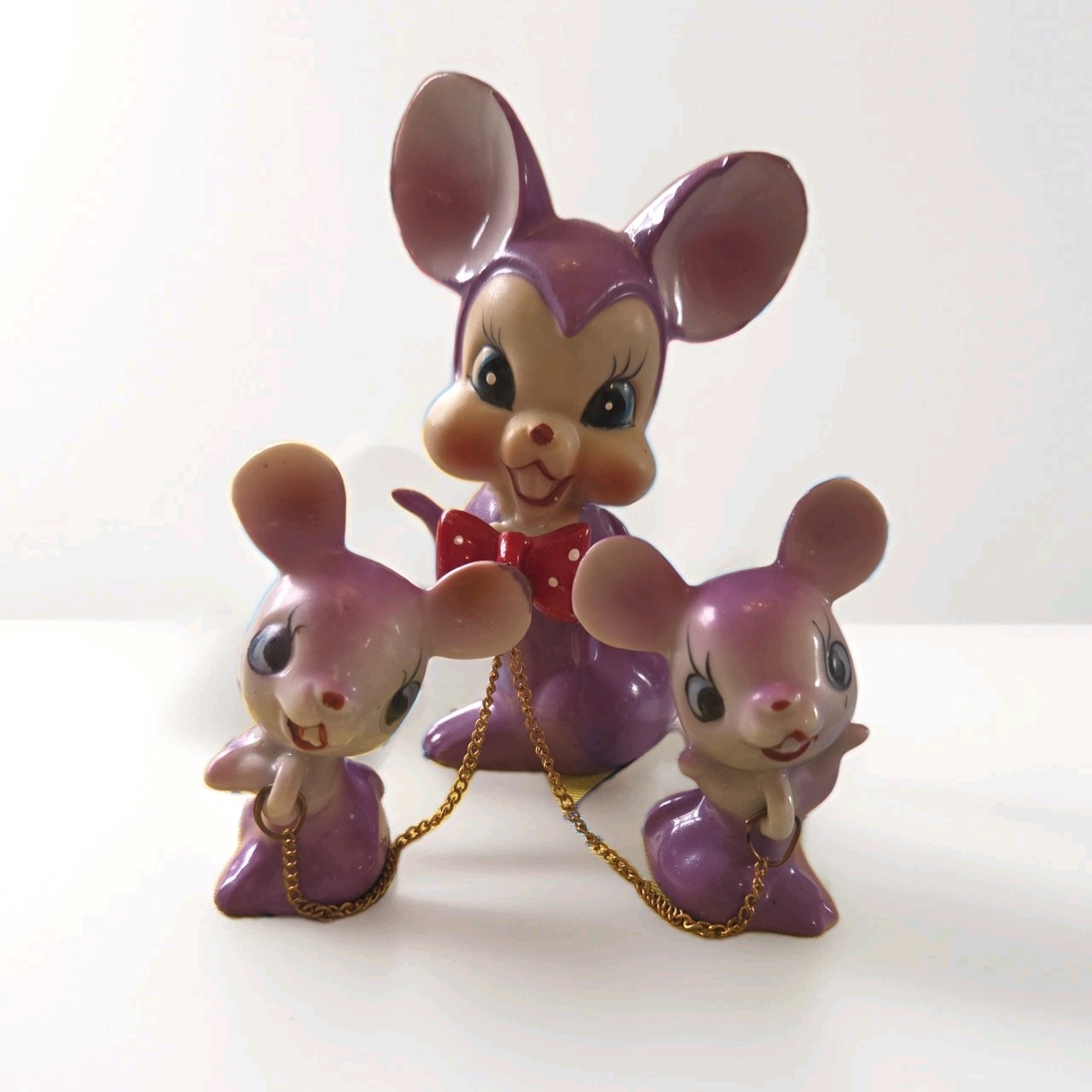 Vtg Arnart Japan Purple Mouse Mama w/ bowtie & chained Babies 4 1/4 Vtg Arnart Japan Purple Mouse Mama w/ bowtie & chained Babies 4 1/4