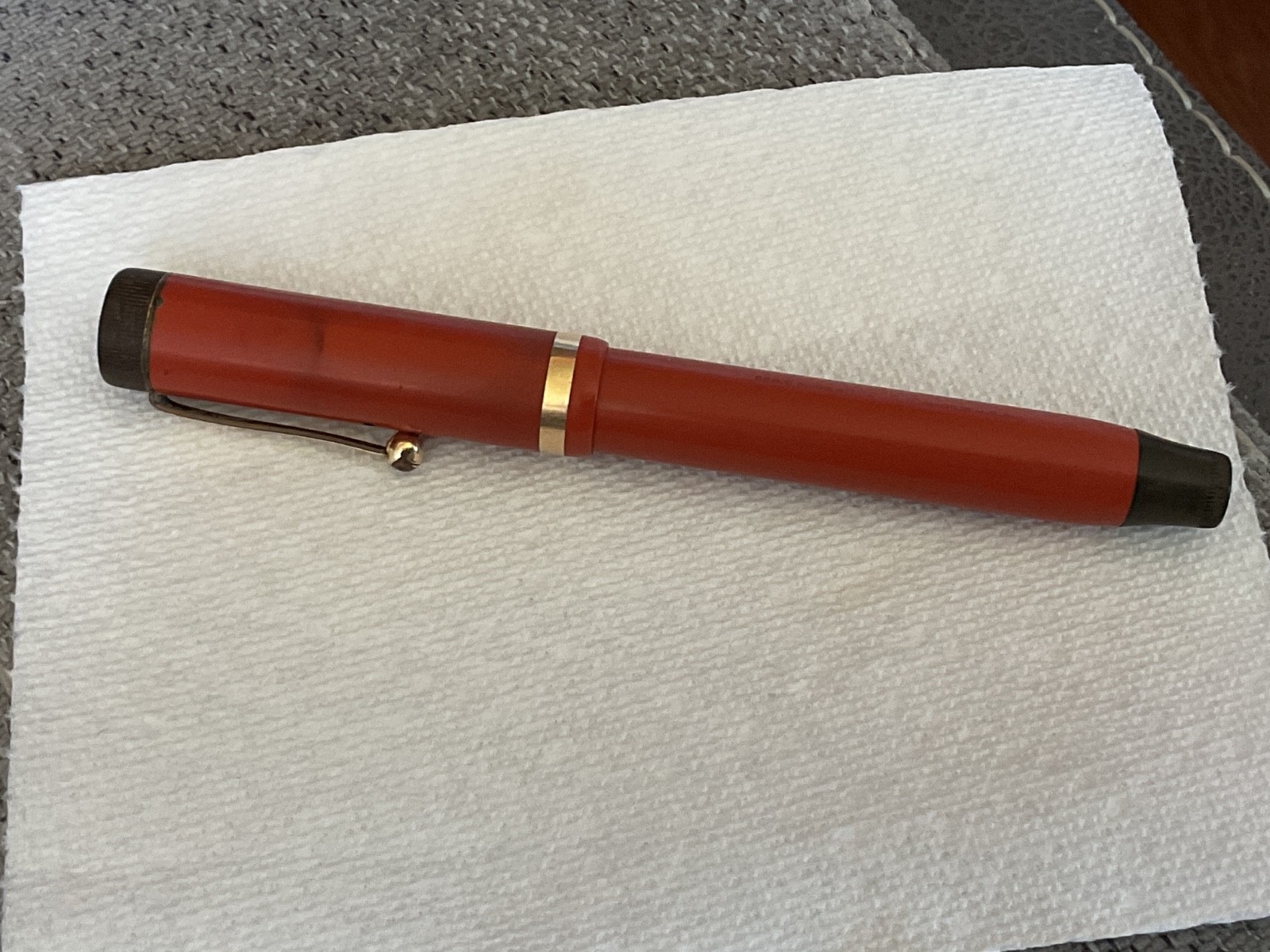 VINTAGE PARKER DUOFOLD FOUNTAIN PEN ORANGE GOLD NIB USA MADE VINTAGE PARKER DUOFOLD FOUNTAIN PEN ORANGE GOLD NIB USA MADE