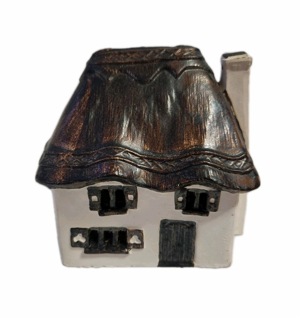 Vintage Odonoghue Pottery Rye Cottage Coin Bank England 