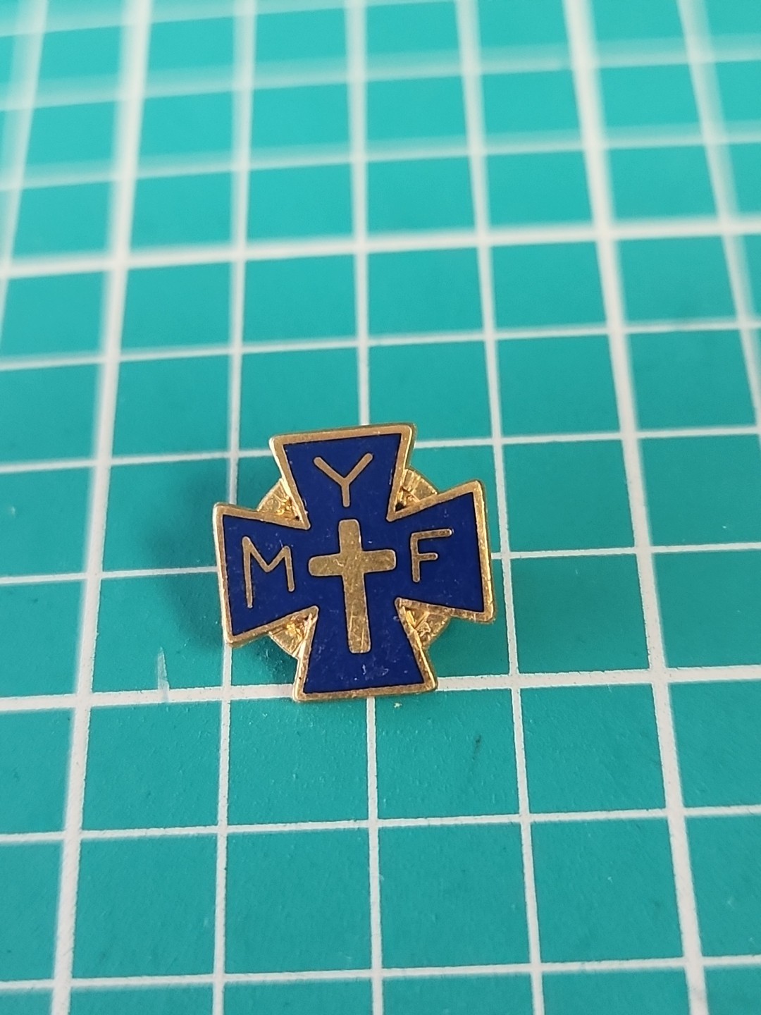 Vtg MYF Cross Methodist Youth Fellowship Gold Tone Lapel Pin