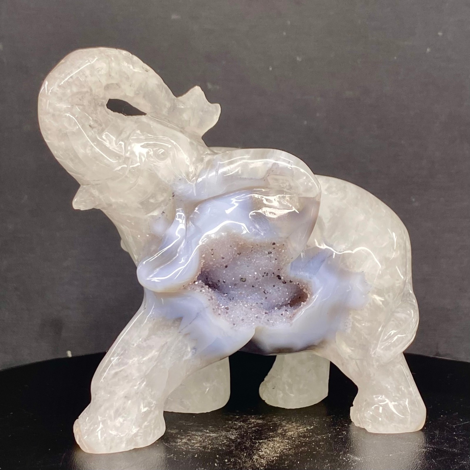 650G Natural agate carved crystal elephant realistic crystal therapy