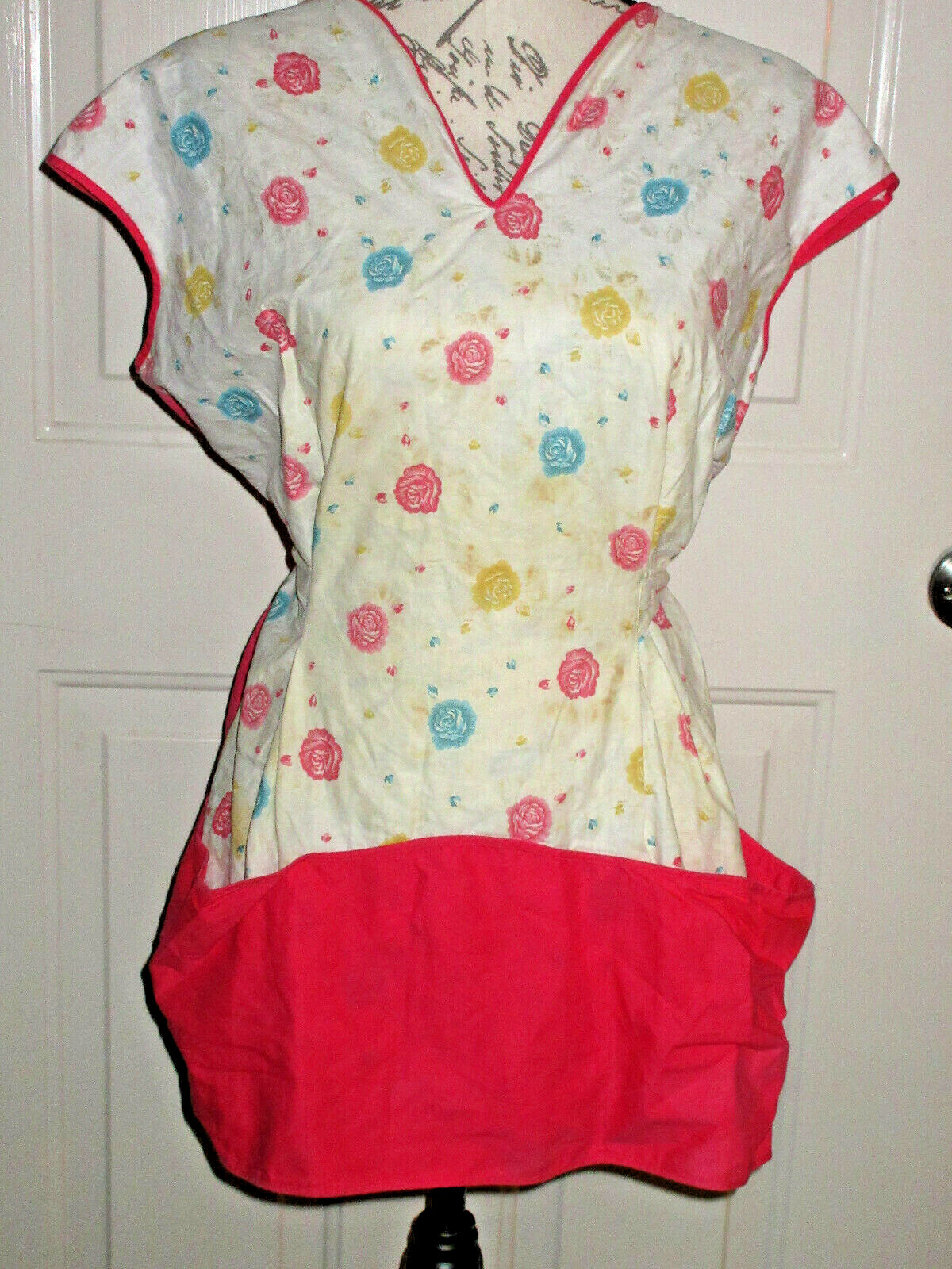   Vintage  Apron  Hostess 1980s? Pretty   smock apron L1.