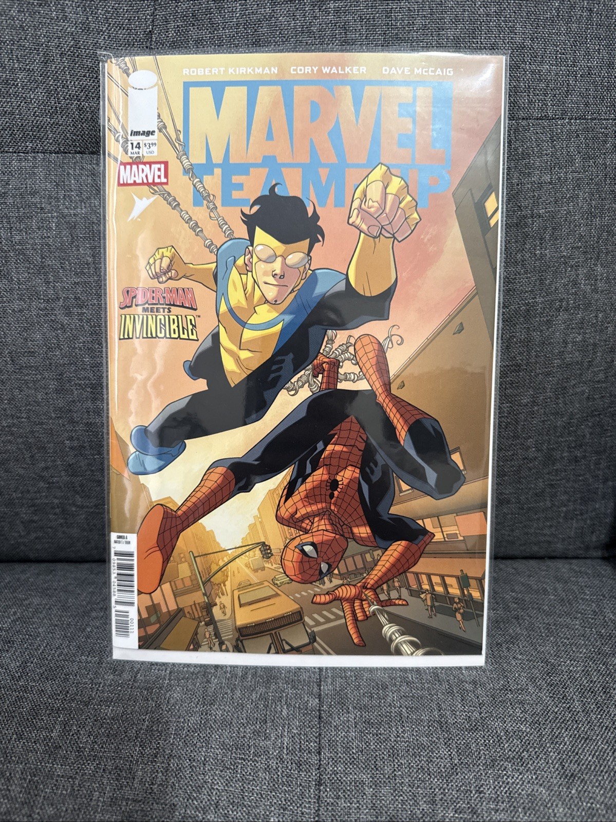 Marvel Team-Up Spider-Man Meets Invincible Comics Brand New Marvel Team-Up Spider-Man Meets Invincible Comics Brand New