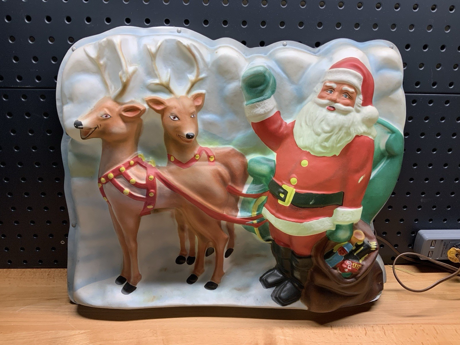 Vtg HTF Paramount Vinylite Plastic Lighted Vacuum Form 3D Santa & Reindeer