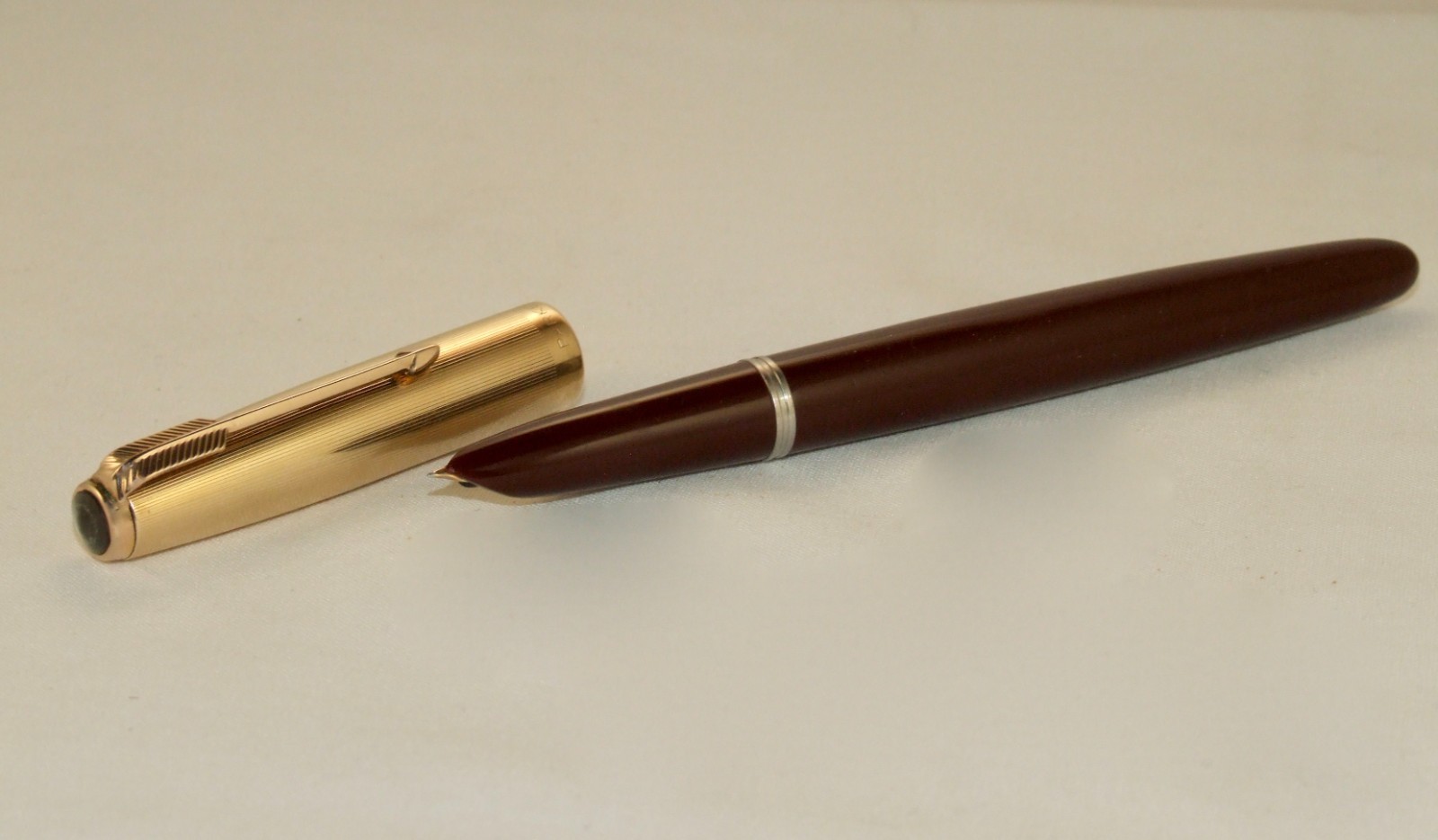 VINTAGE PARKER 51 CUSTOM VACUMATIC ROD FILL FOUNTAIN PEN - NR MINT - DATED 1947