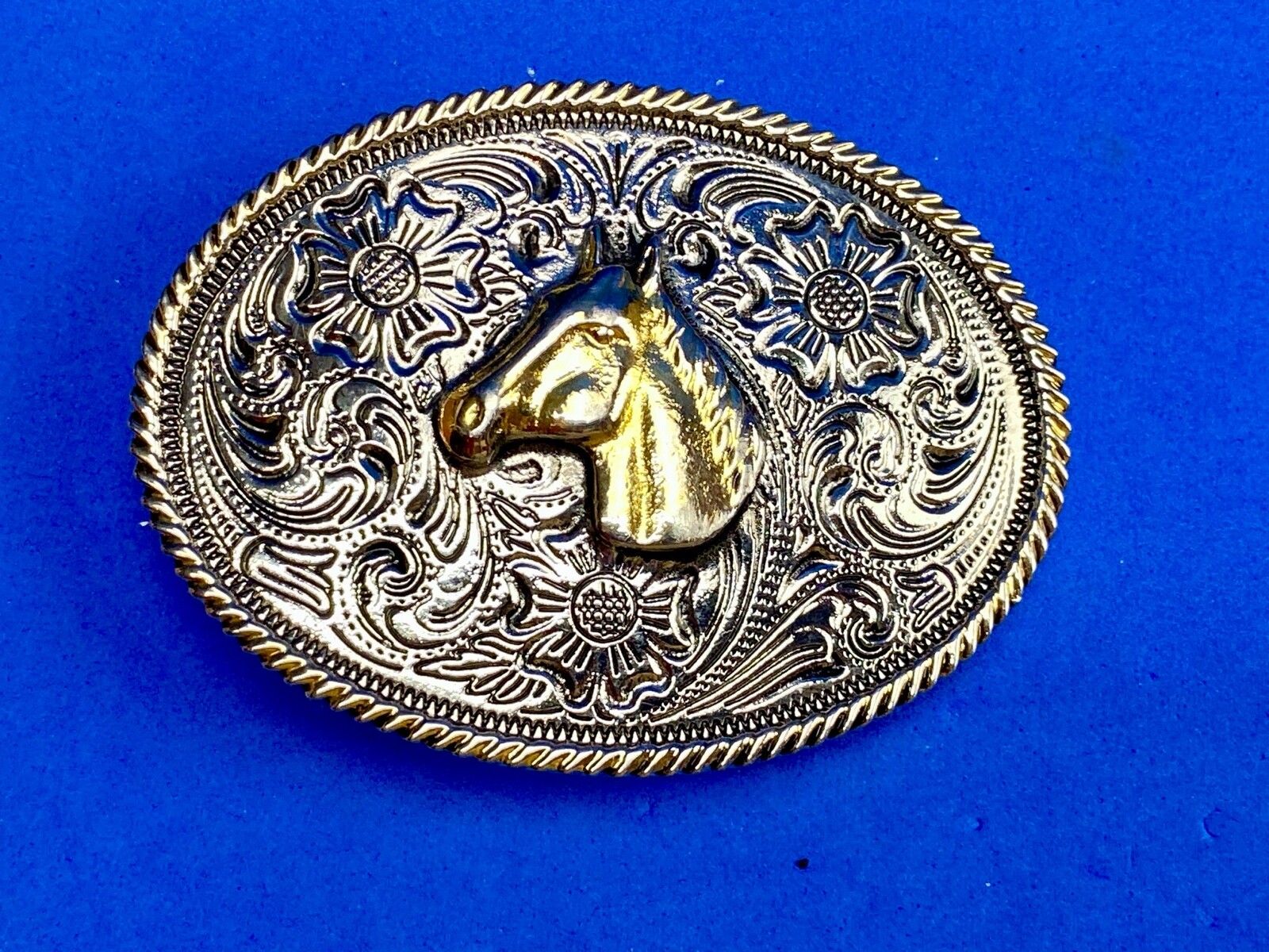Horse Head Centered On Western Mixed Metal Belt Buckle  Beautiful Flower Swirl  