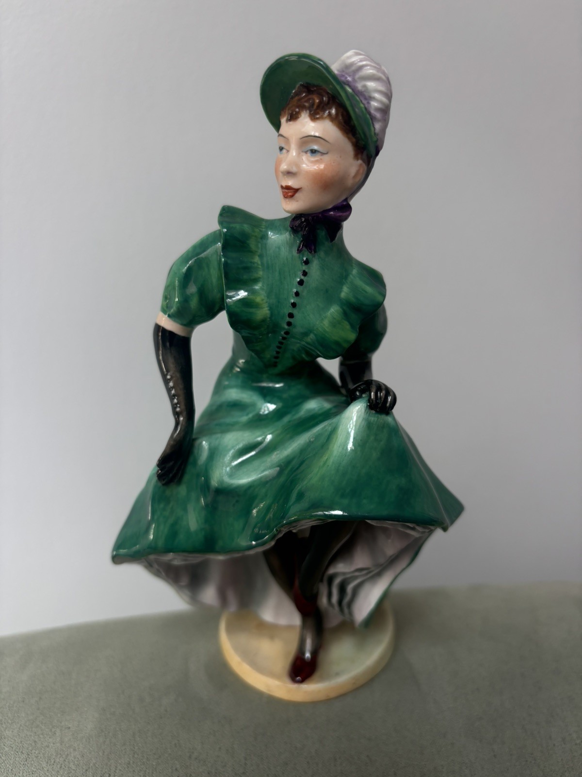 Vintage Aynsley England Porcelain Figurine - Risque Cabaret Dancer/Can-Can Lady Vintage Aynsley England Porcelain Figurine - Risque Cabaret Dancer/Can-Can Lady