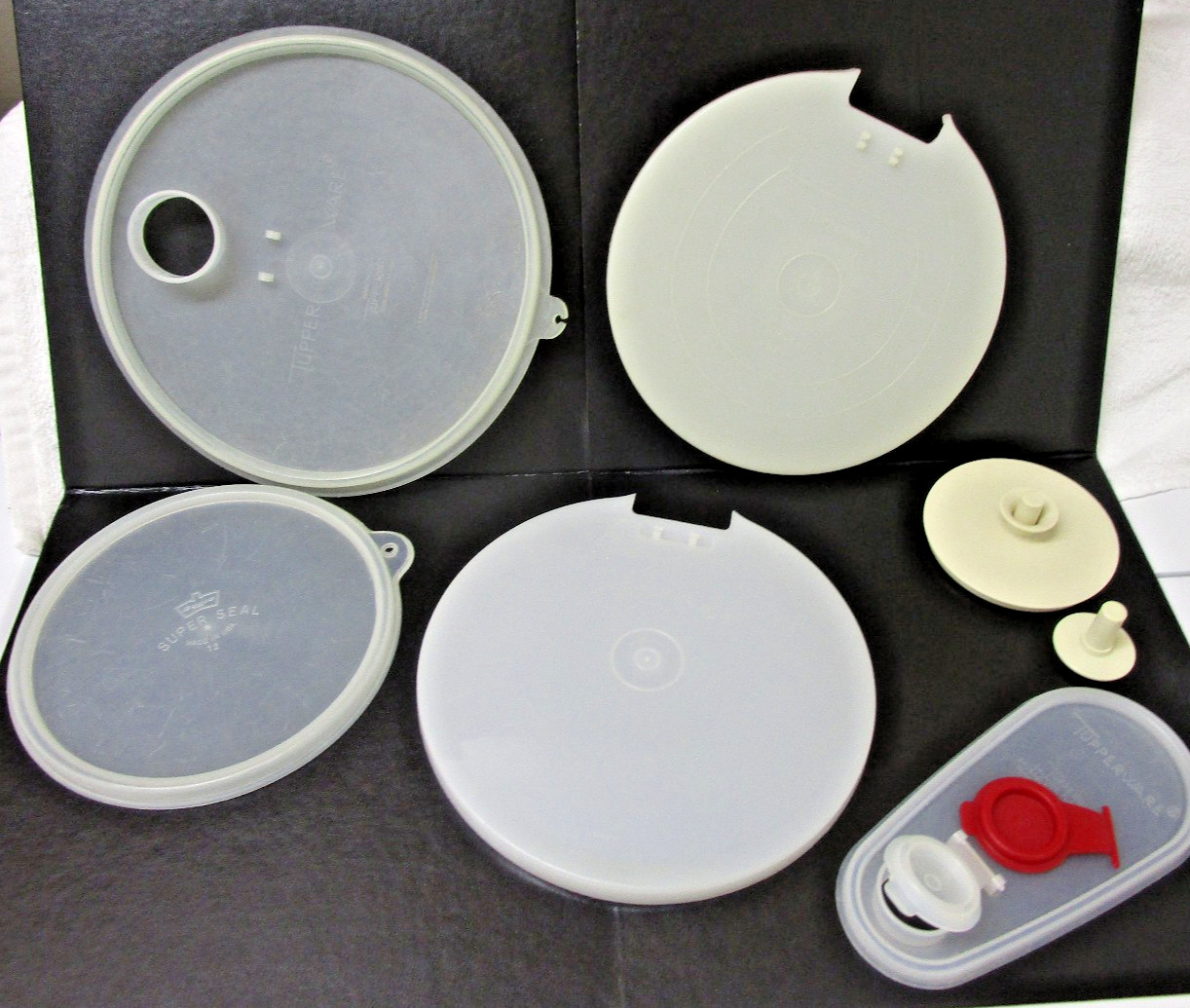 Lot of 7 Vintage Tupperware Replacement Lids Store N Pour 793 Canister Mix Stor