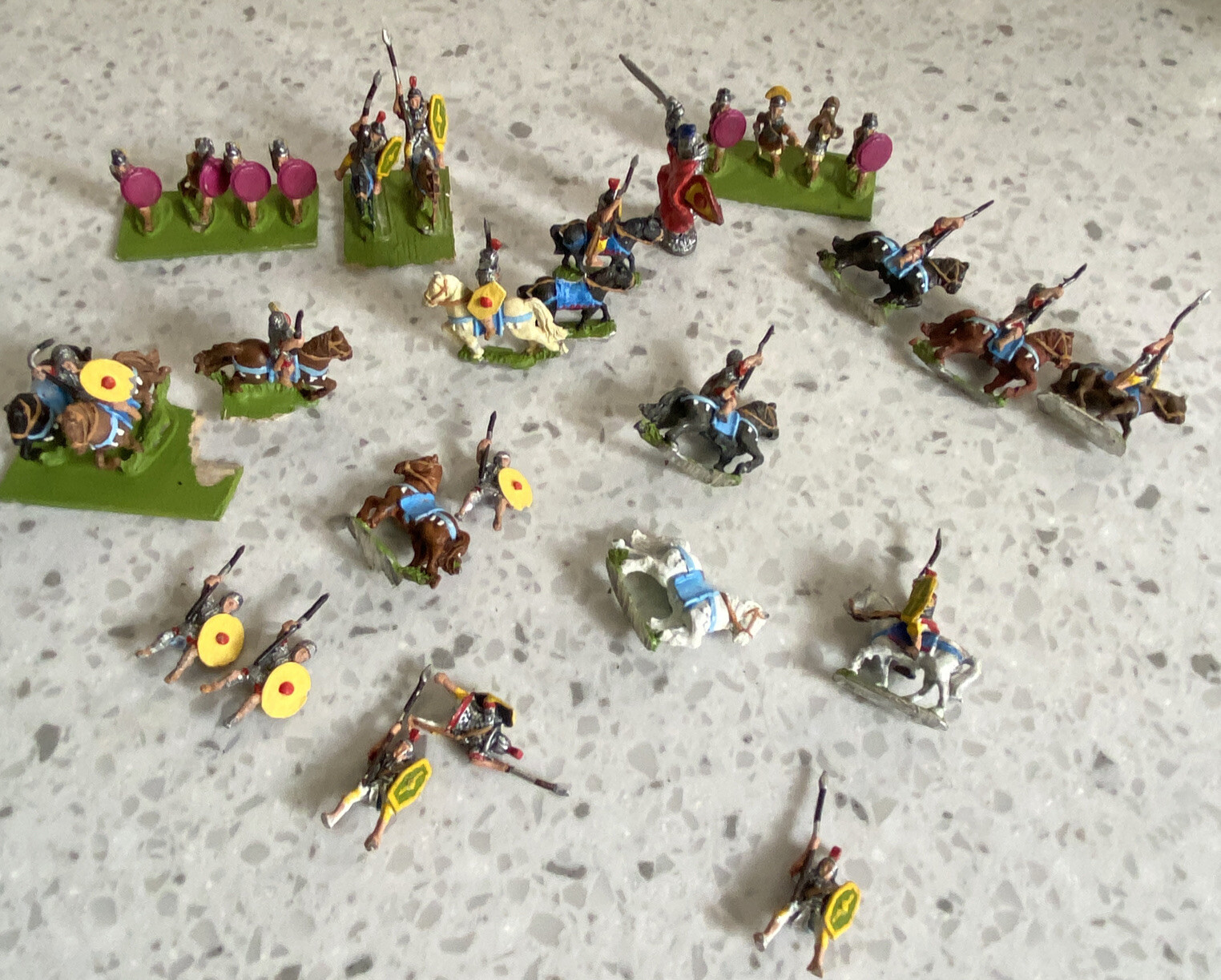 Lot Vintage Roman Gladiators & Horses Lead Figures For Parts Or Repair Lot Vintage Roman Gladiators & Horses Lead Figures For Parts Or Repair