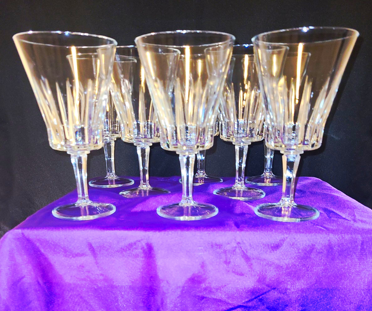 Vintage Cristal d'Arques Regency Wine Glasses Set Of 8 EUC Vintage Cristal d'Arques Regency Wine Glasses Set Of 8 EUC