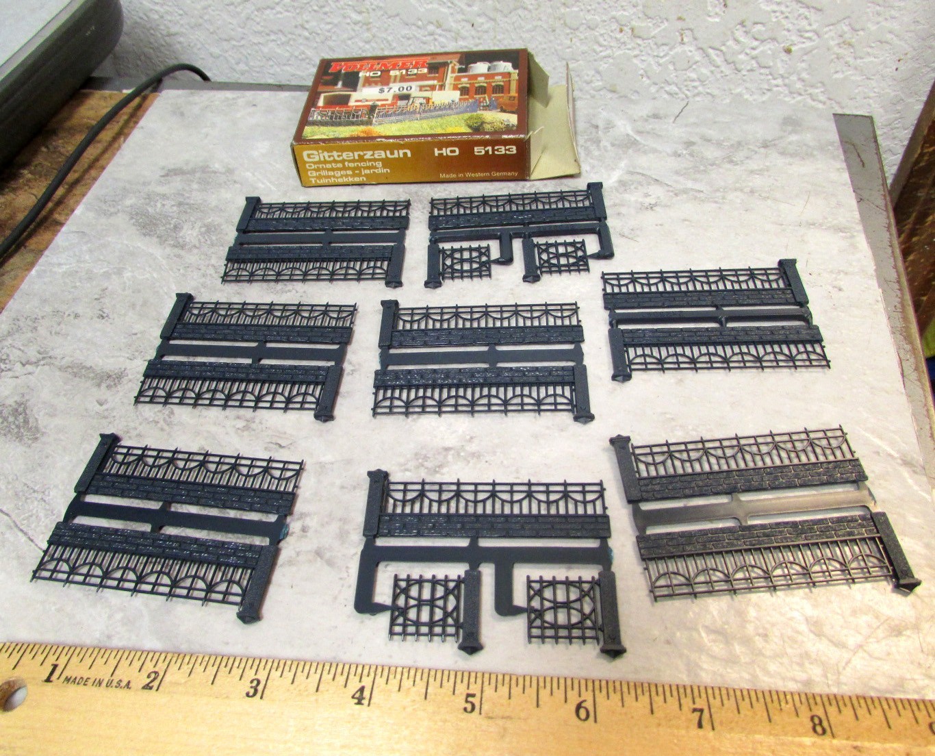 HO Gauge Scale model train Plastic Ornate Fence Vollmer Gitterzaun 5133, 8 piece