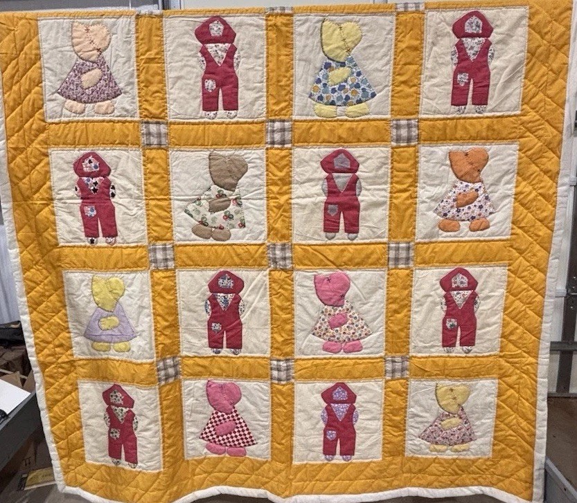 Vintage Sunbonnet Sue & Overall Sam Patchwork Applique Quilt Handmade 86”x70” Vintage Sunbonnet Sue & Overall Sam Patchwork Applique Quilt Handmade 86”x70”