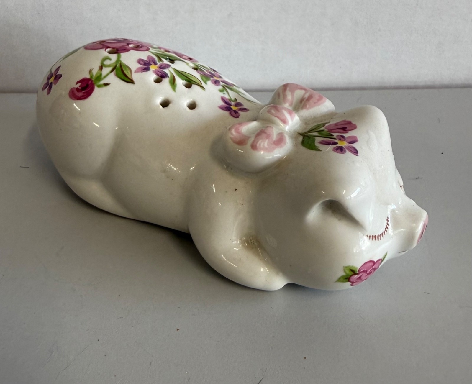 Vintage 1978 Avon Ceramarte Sleeping Pig Pomander Floral Potpourri Brazil