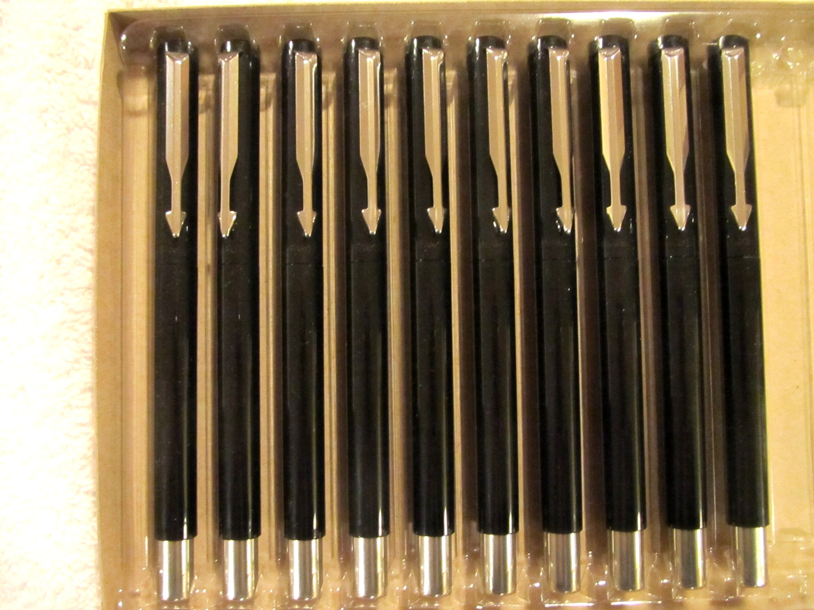 2 NEW Parker Vector Fountain Pens Fine Pt + Bonus 2 Parker Ink Cartridges